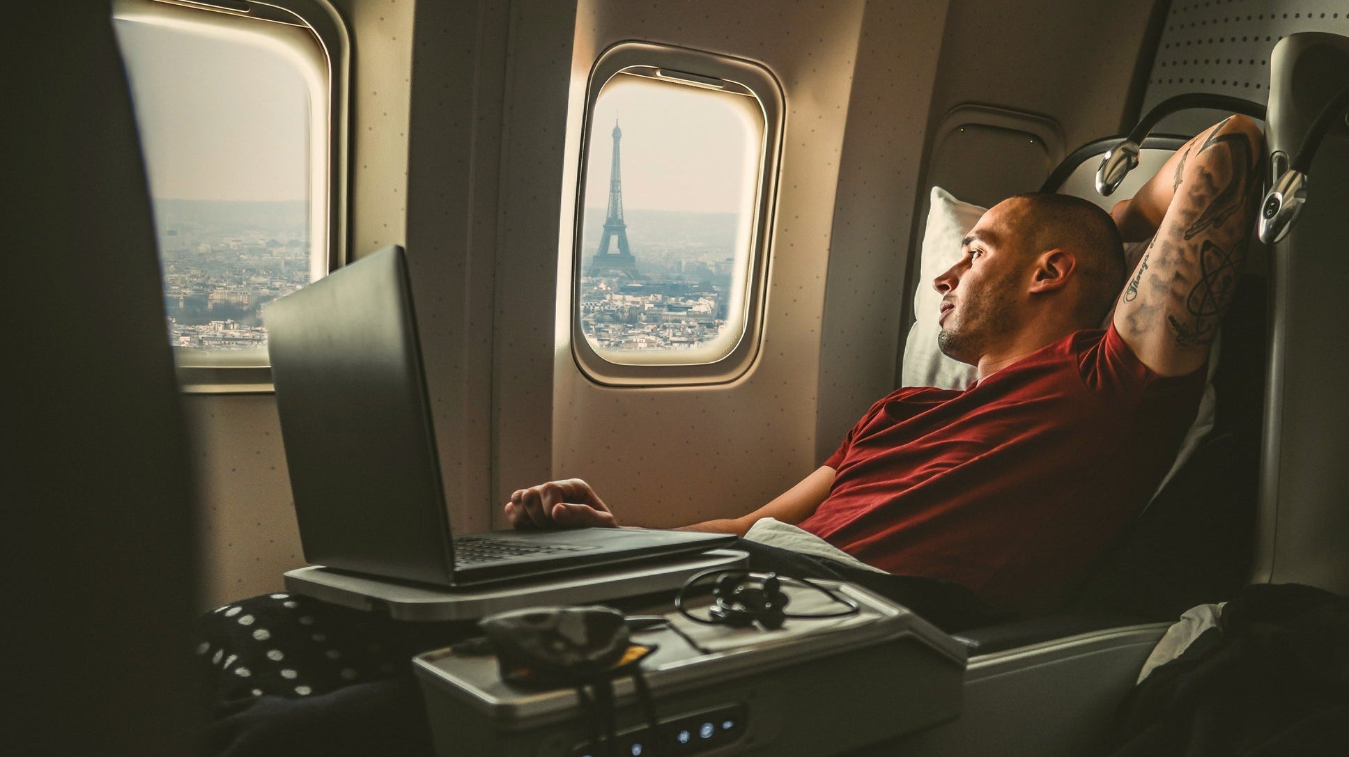 Hydration & Electrolytes: The Overlooked Jet Lag Tool